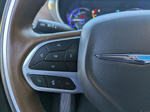 Used 2020 Chrysler Pacifica Limited w/ Advanced Safetytec Group image 21