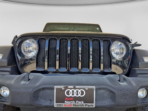 Used 2021 Jeep Wrangler Unlimited Sport AWD/4WD image 19