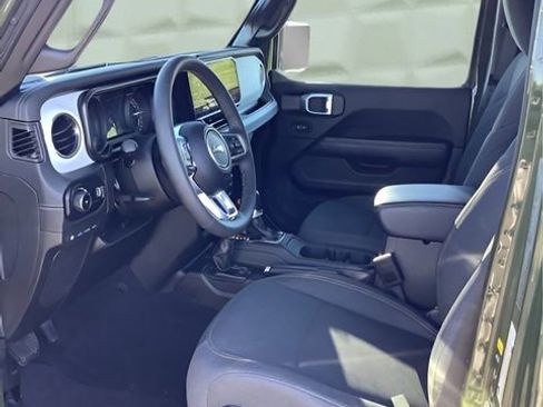 Used 2024 Jeep Wrangler Unlimited Sahara image 11