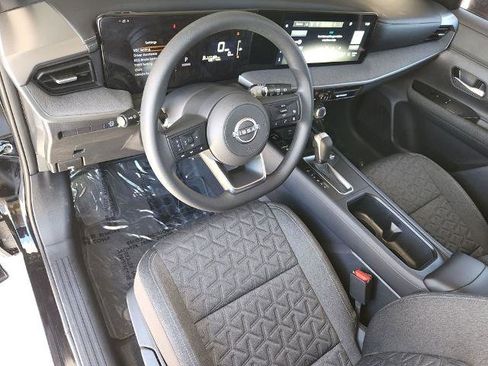 Certified 2025 Nissan Kicks SV image 11