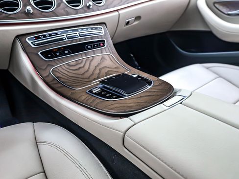 Certified 2022 Mercedes-Benz E 450 4MATIC Sedan image 7