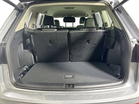 Used 2025 Volkswagen Atlas SE image 30