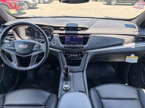 Certified 2024 Cadillac XT5 Luxury FWD image 16