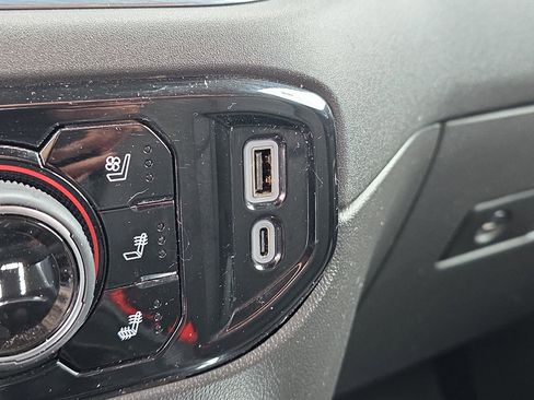 Used 2025 Chevrolet Silverado 1500 LTZ image 24