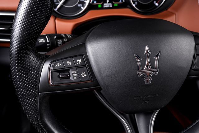 Used 2023 Maserati Levante GT AWD/4WD image 39