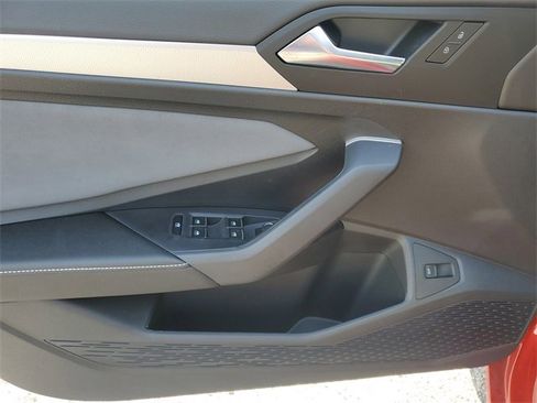 New 2025 Volkswagen Jetta SE image 29