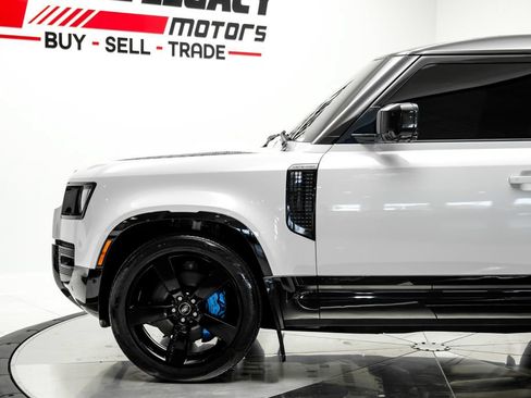 Used 2022 Land Rover Defender 90 V8 AWD/4WD image 14