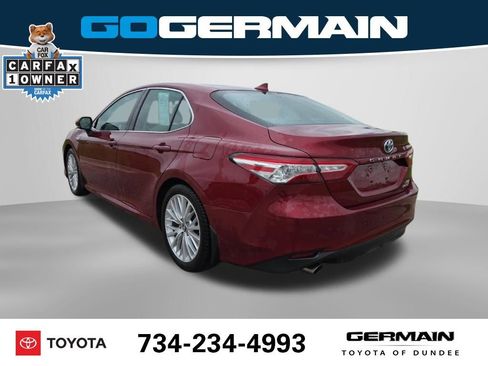 Used 2020 Toyota Camry XLE w/ Sunroof Package FWD image 11