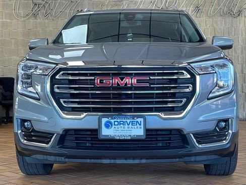 Used 2024 GMC Terrain SLT AWD/4WD image 3