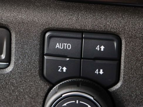 Used 2024 Chevrolet Silverado 2500 High Country w/ High Country Premium Package image 24