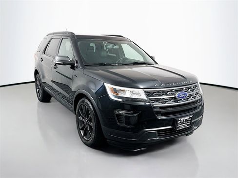 Used 2018 Ford Explorer XLT w/ Equipment Group 202A image 1