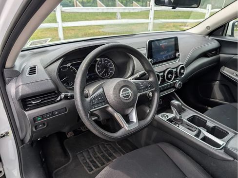 Used 2023 Nissan Sentra SV FWD image 18
