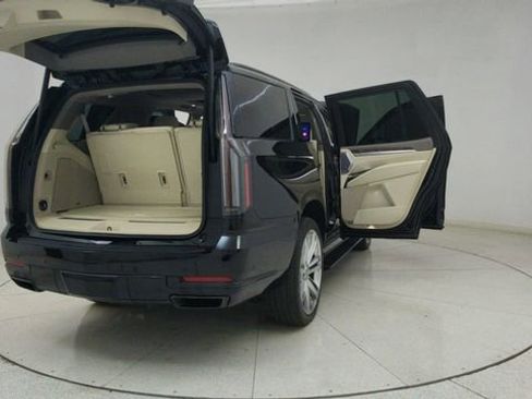 Used 2025 Cadillac Escalade Sport Platinum w/ LPO, Floor Liner Package image 83