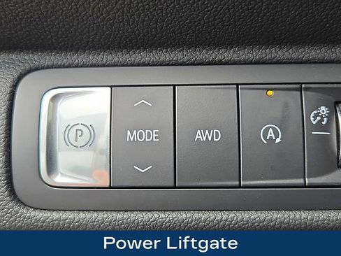 Used 2025 Chevrolet Traverse RS w/ LPO, Floor Liner Package AWD/4WD image 9