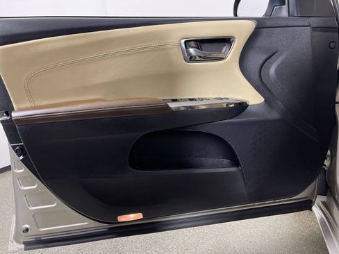Used 2015 Toyota Avalon XLE Premium FWD image 19