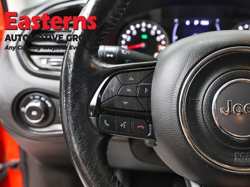 Used 2018 Jeep Renegade Altitude AWD/4WD image 15