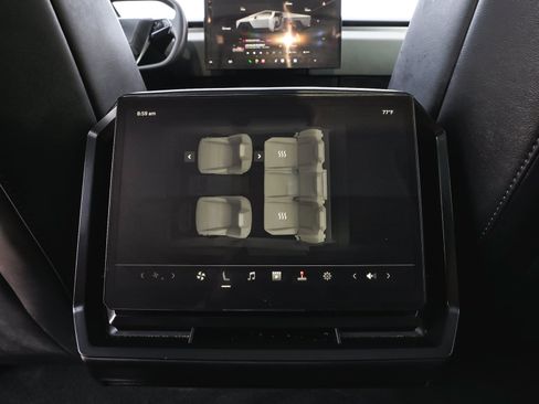 Used 2025 Tesla Cybertruck AWD Crew Cab image 37