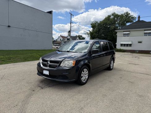 Used 2014 Dodge Grand Caravan SXT w/ Quick Order Package 29G SXT FWD image 3