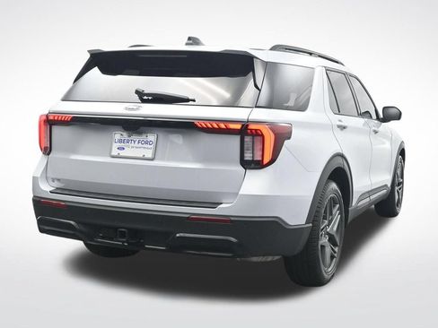 Certified 2026 Ford Explorer ST-Line w/ ST-Line Street Pack RWD image 6
