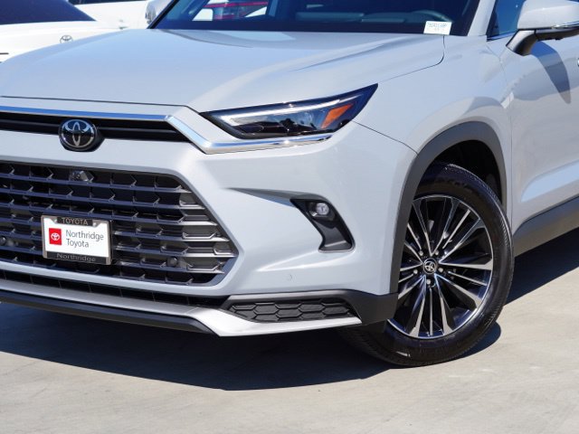Certified 2026 Toyota Grand Highlander AWD Hybrid image 4