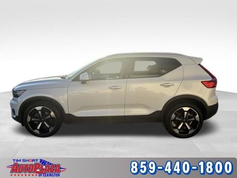 Used 2021 Volvo XC40 T4 Momentum w/ Protection Package Premier FWD image 12
