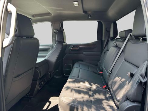 Used 2026 GMC Sierra 1500 SLT AWD/4WD image 11