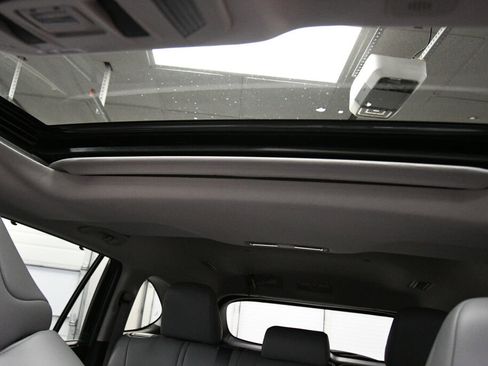 Certified 2023 Toyota Highlander XLE image 19