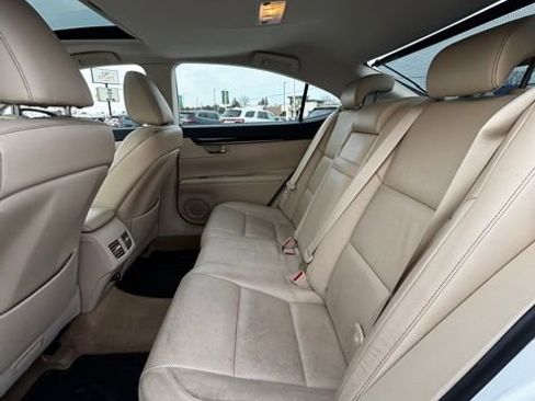 Used 2014 Lexus ES 350 w/ Luxury Package image 11
