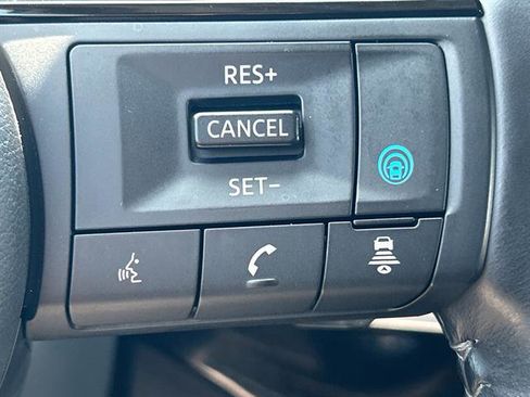 Used 2023 Nissan Pathfinder Platinum image 14