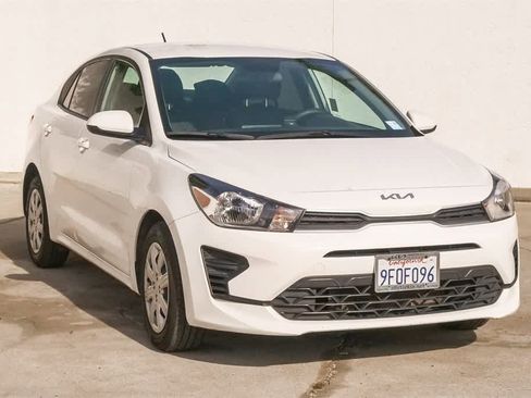 Used 2023 Kia Rio LX image 3