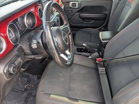 Used 2018 Jeep Wrangler Unlimited Rubicon image 16