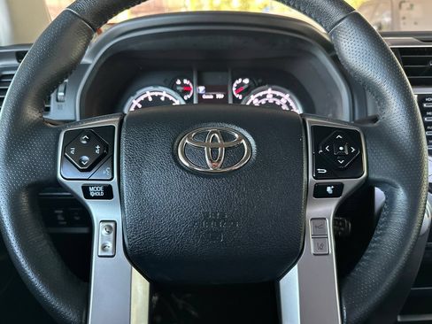 Used 2022 Toyota 4Runner TRD Sport AWD/4WD image 24