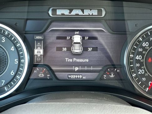 Used 2025 RAM 1500 Big Horn RWD image 33