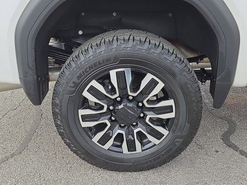 Used 2024 GMC Sierra 2500 Denali Ultimate w/ Max Trailering Package image 7