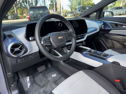 Used 2025 Chevrolet Equinox EV LT image 14