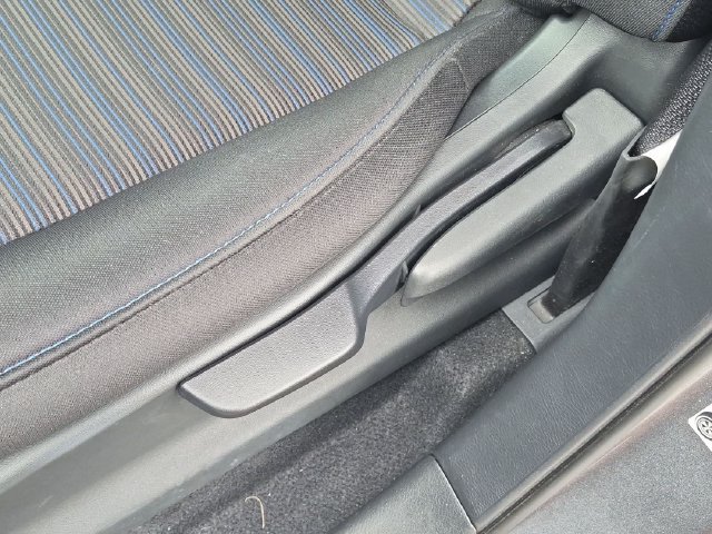 Used 2025 Nissan Leaf S FWD image 13