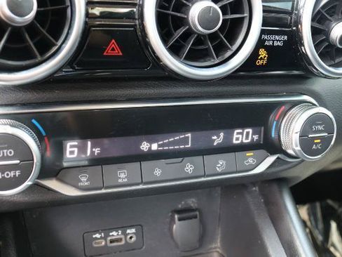 Used 2020 Nissan Sentra SR FWD image 13