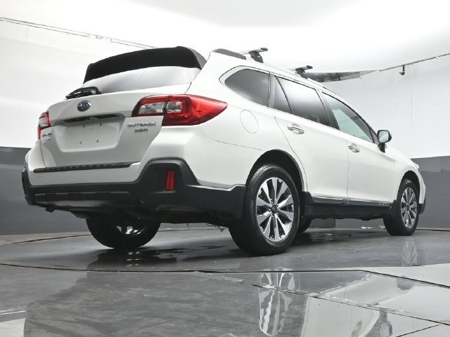 Used 2019 Subaru Outback 3.6R Touring w/ Popular Package #3A AWD/4WD image 39