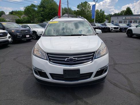 Used 2017 Chevrolet Traverse LT w/ Style and Technology Package AWD/4WD image 2