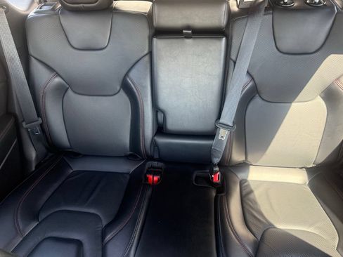 Used 2022 Jeep Cherokee Trailhawk w/ Premium Leather Package AWD/4WD image 36