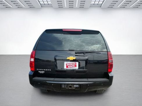 Used 2014 Chevrolet Suburban LT AWD/4WD image 5