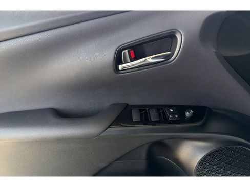 Used 2022 Toyota Prius Prime XLE FWD image 11