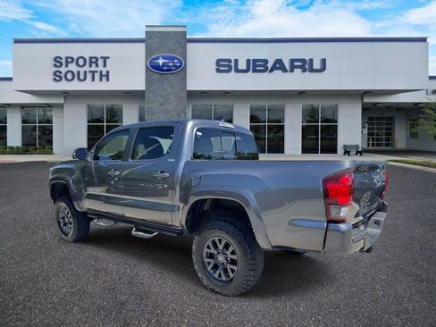 Used 2022 Toyota Tacoma SR5 w/ Technology Package RWD image 5