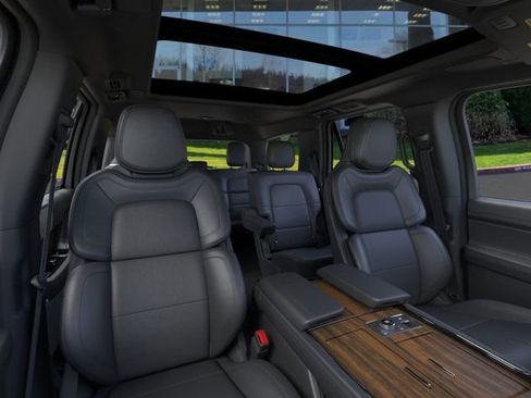 New 2024 Lincoln Navigator Reserve AWD/4WD image 10