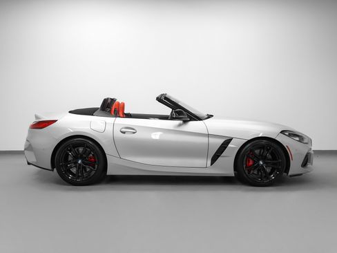 Used 2022 BMW Z4 M40i w/ Premium Package image 15