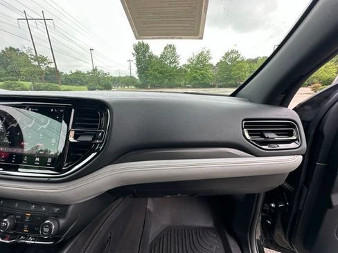 Used 2022 Dodge Durango R/T RWD image 16