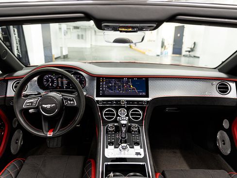 Used 2024 Bentley Continental GT Speed image 42