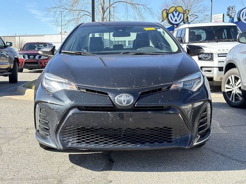Used 2018 Toyota Corolla SE image 2
