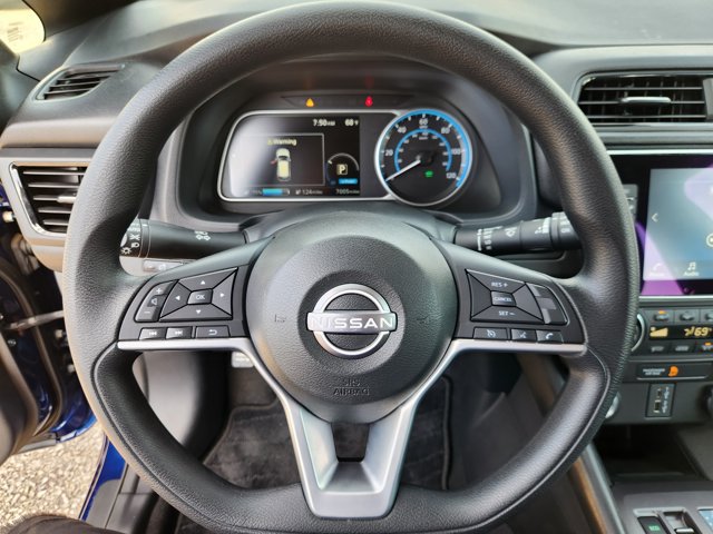 Certified 2025 Nissan Leaf S FWD image 9