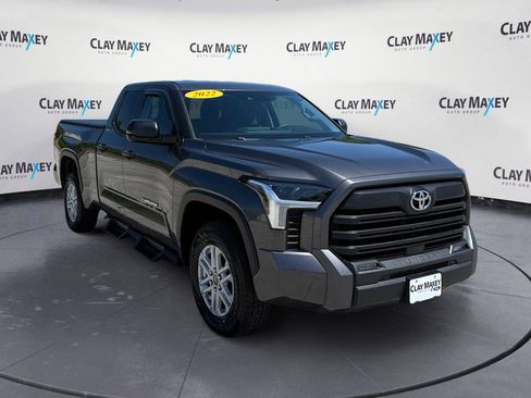 Used 2022 Toyota Tundra SR5 w/ SR5 Convenience Package AWD/4WD image 7